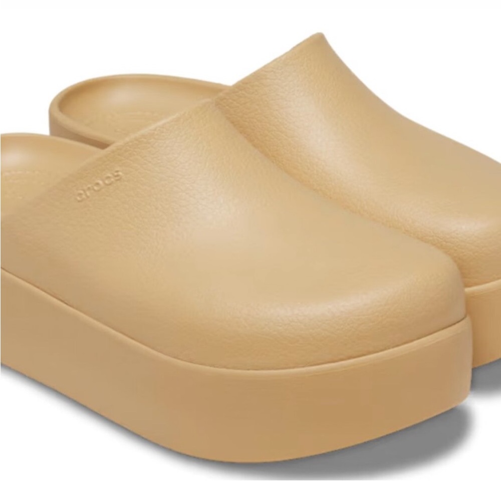 Brand NEW never worn Dylan Platform Crocs